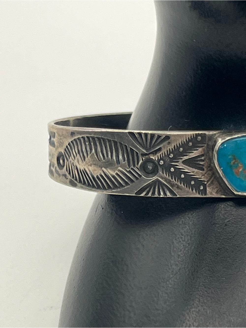 Native American sterling silver hand stamped blue stone vintage cuff bracelet - Picture 7 of 16